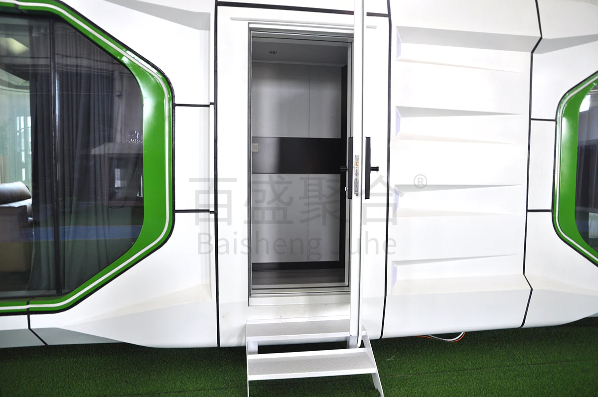 Customized Color Space Capsule House Eco Friendly Advantage with Balcony Upgrade