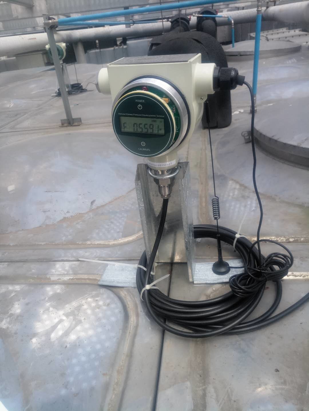 LoraWAN Wireless Level Transmitter With LCD Real - Time Display Customized Settings