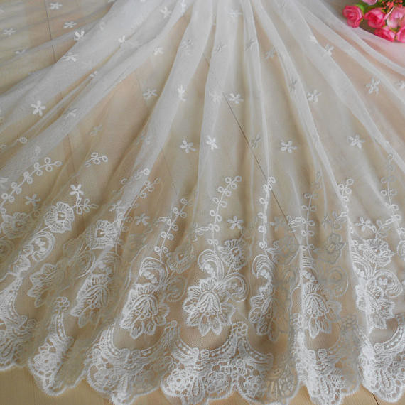 Vintage Symmetrical Floral Nylon Lace Fabric For Wedding Dress With Scalloped Edge