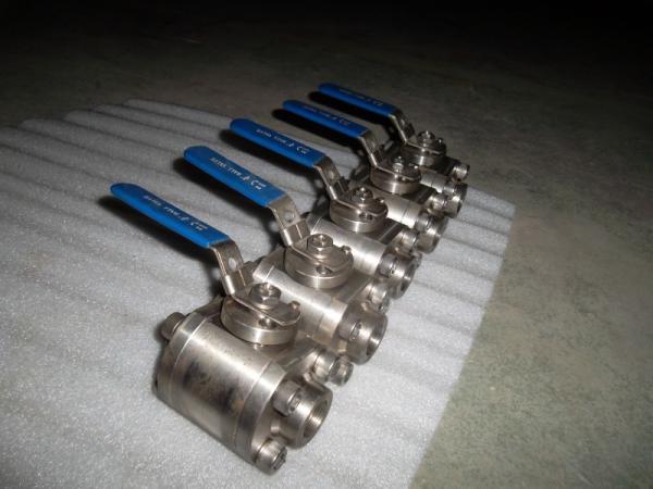 Quality 600LB Side Entry Trunnion Type Ball Valve with Bleed Function for sale