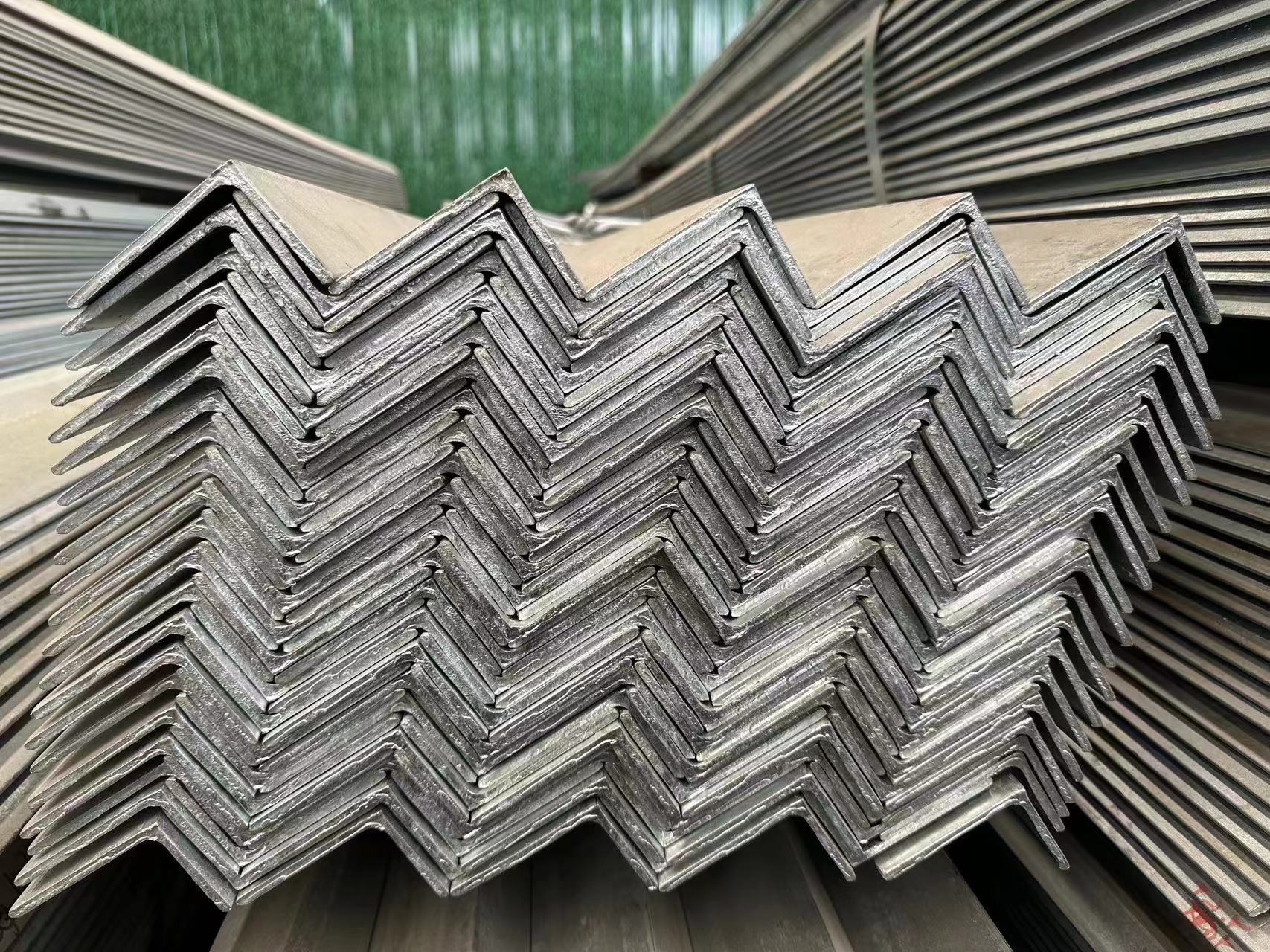 Invoicing by actual weight Hot dip galvanized unequal Angle steel Tolerance ±1%