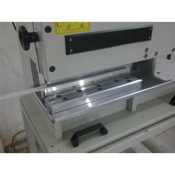 Pneumatically Driven FR4 Pcb Separator Machine , Motorized Pcb Depaneling Machine CWVC-3