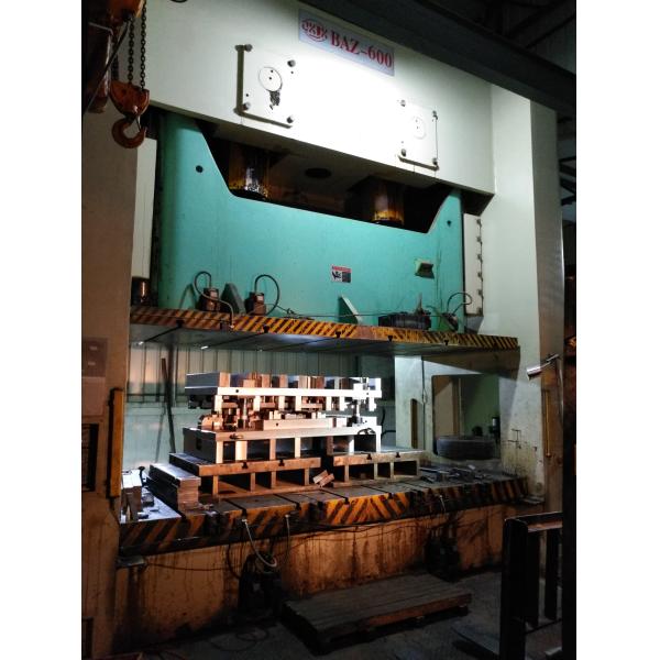 Terminals Metal Stamping Mold Customized Cutting Dies 0.1 - 5mm Sheet Thickness