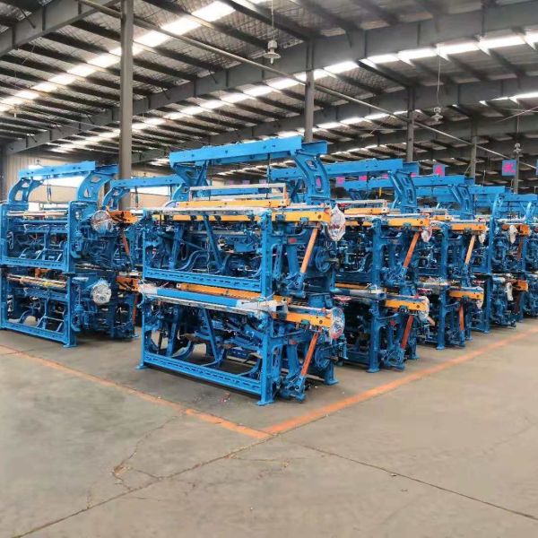 Automated Textile Loom Weft Insertion Device Oiling Pump Lubricated shuttle loom