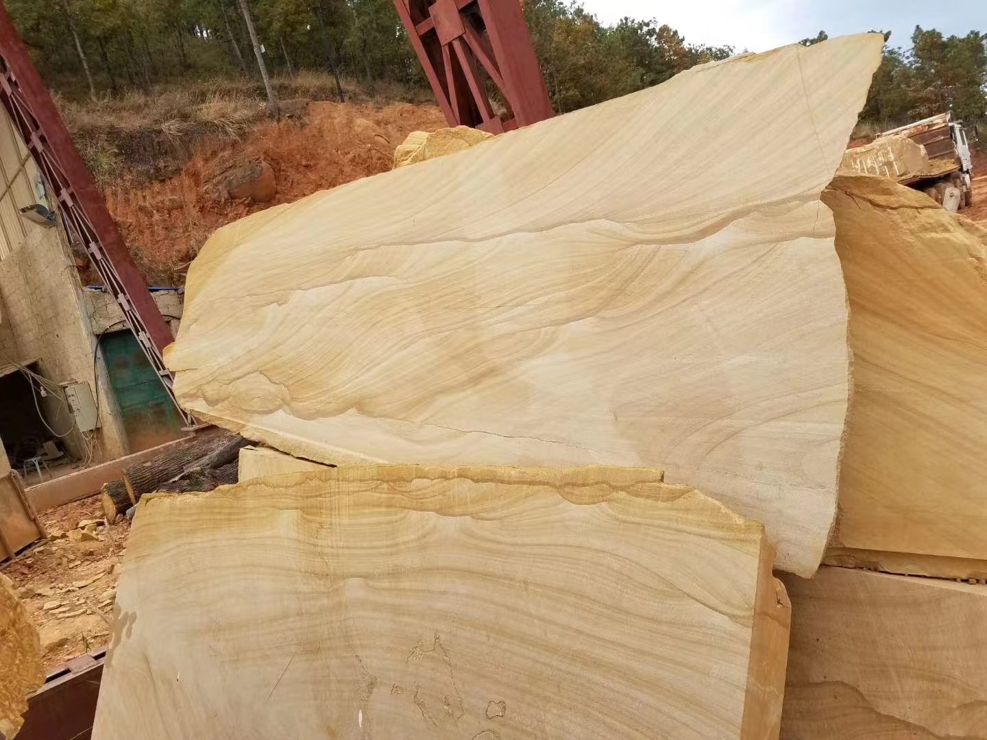 Yellow Wood Square Sandstone Wall Cladding Long Lasting Customizable