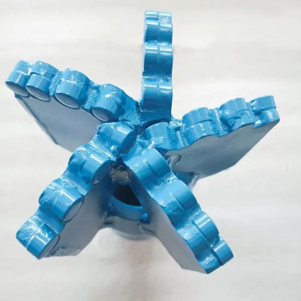 4 Wings PDC Drag Drill Bits For Hole Drilling Operations ISO9001