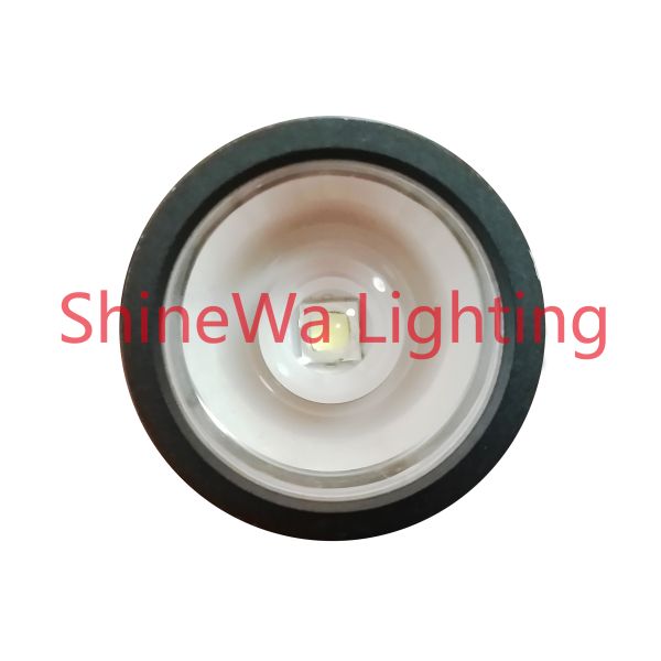 300 Lumen Brightest Zoomable Flashlight / Adjustable Focus Cree Led Flashlight