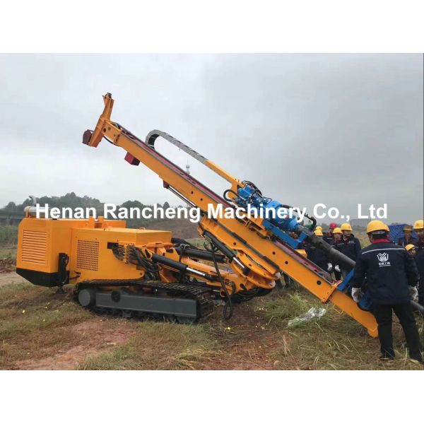 Hydraulic Crawler Engineering Drilling Rig 200m Borehole Depth 125KW Engine Power