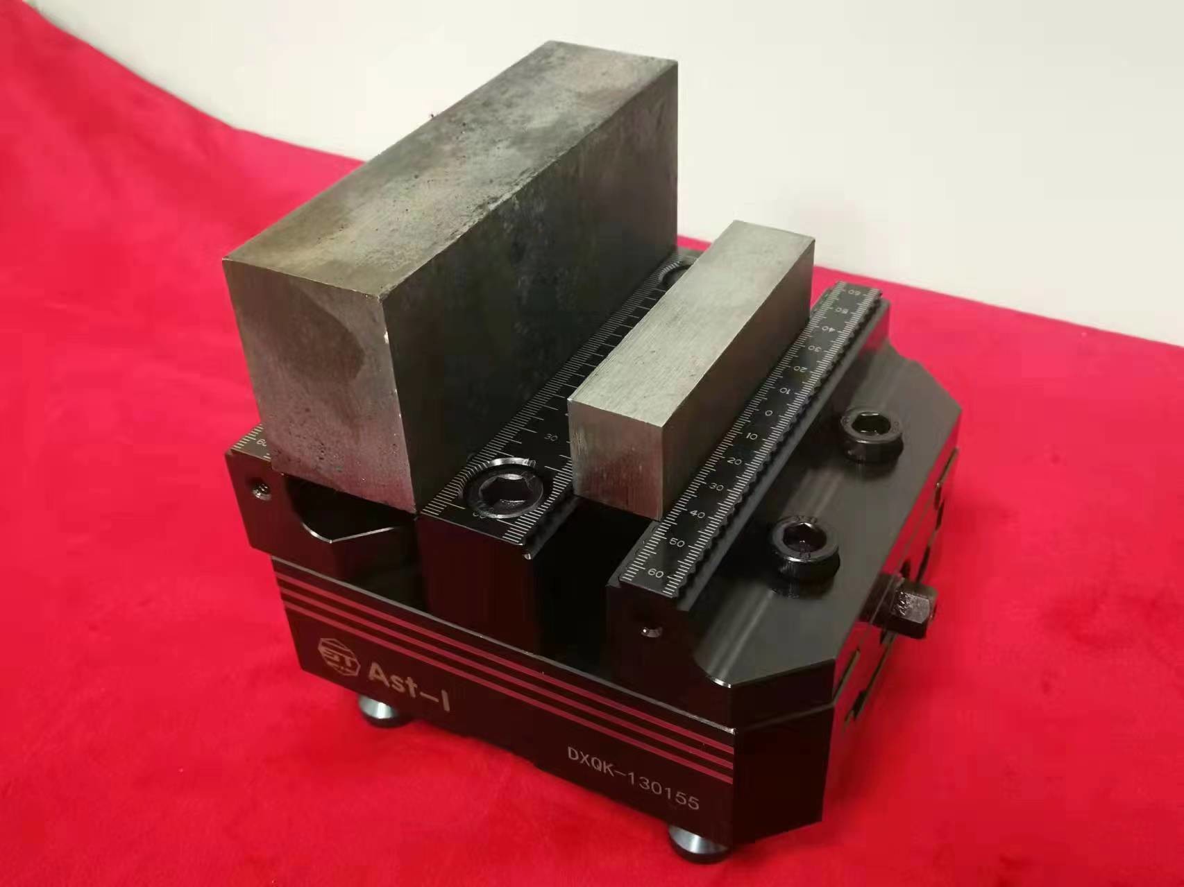 CNC Horizontal Mill Machine Vise 0.02mm 4 Axis Manual Exchange