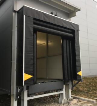 Custom Retractable Dock Shelter , Loading Bay Equipment For Container Load