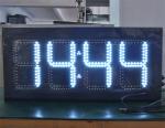 Outdoor Led Time And Temperature Display With 8" -722" Panel Size And High