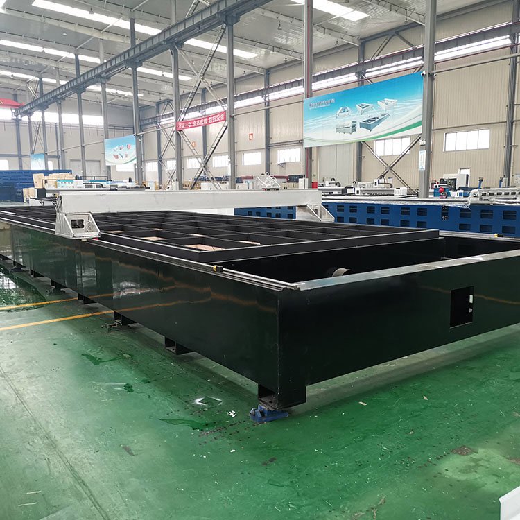 Yaskawa Servo Motor 1.5kw 2kw 3kw Desktop Fiber Laser Cutting Machine With Raycus MAX Laser Source SS MS