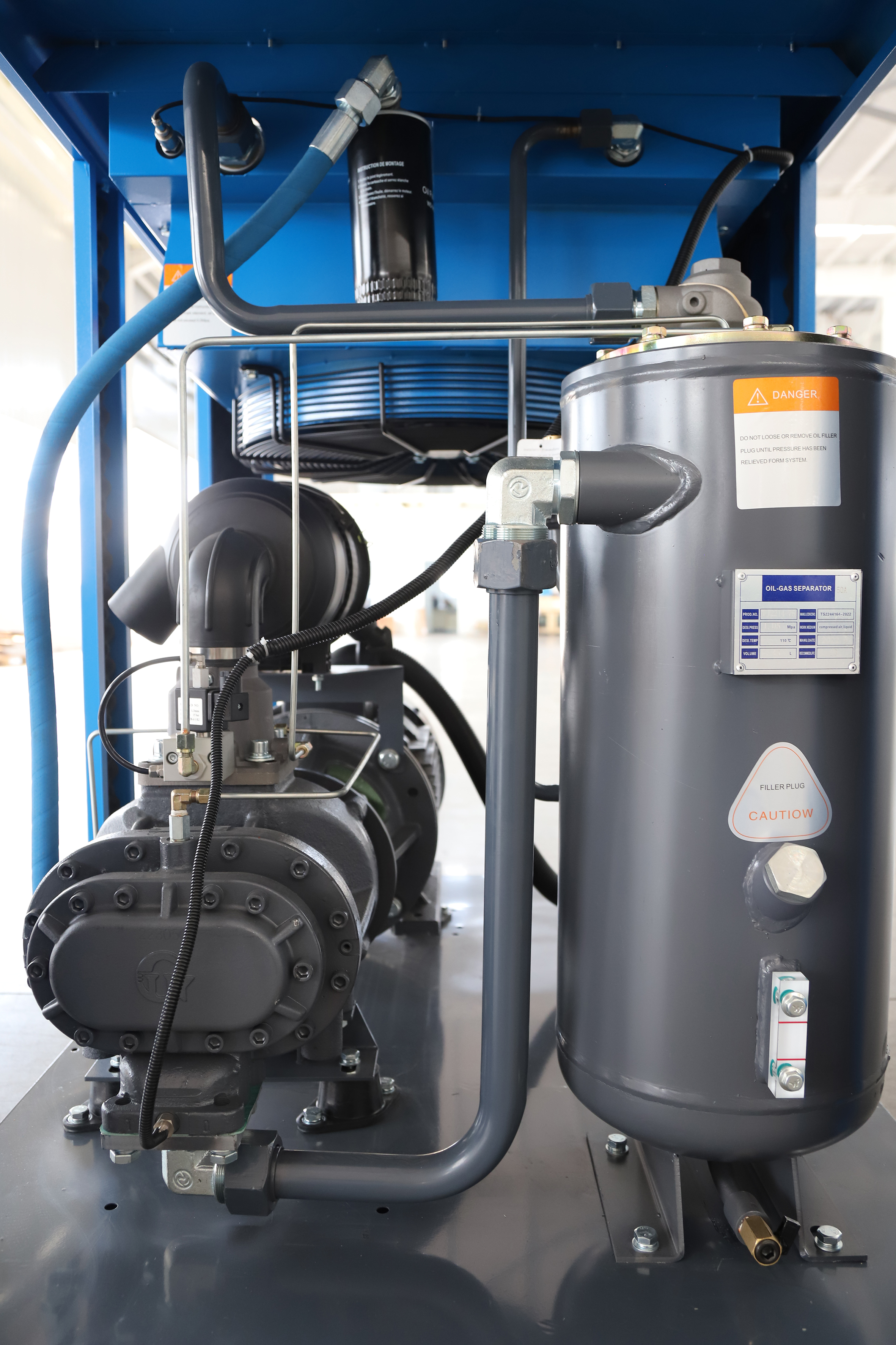 detail of the screw air compressor
