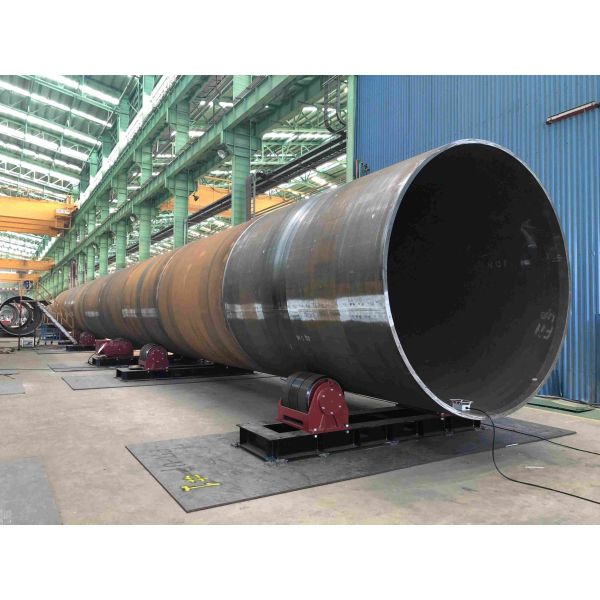 High-capacity rotator designed for large workpieces.