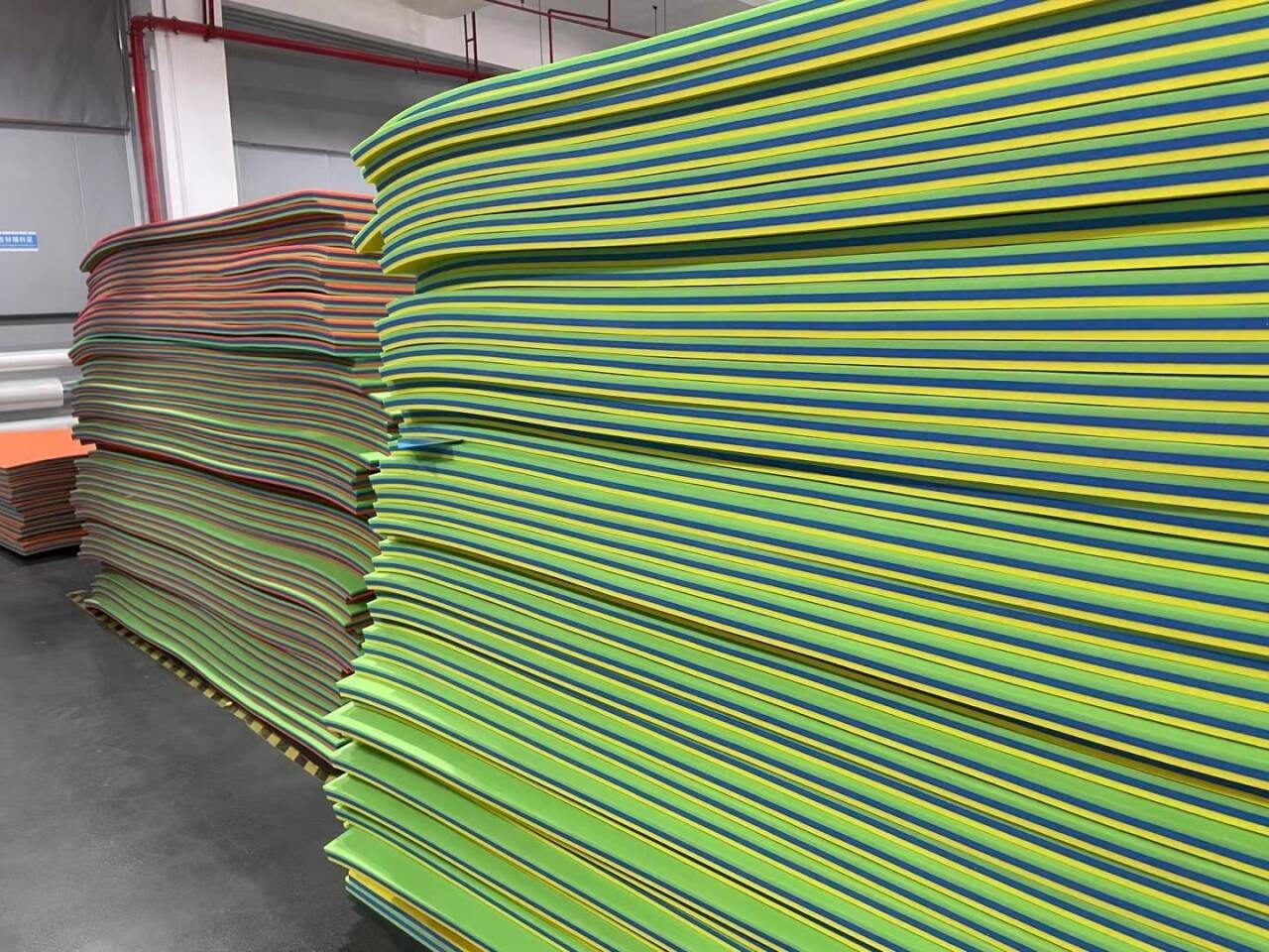 Direct Factory Water Floating Pad 3 Layer Thick XPE Foam Float Mat Swimming Pool Lake