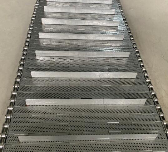 Quality Chain Flat Wire Mesh Conveyor Belt Metal Plate Cooling With Baffle Plate Conveyor Belt for sale