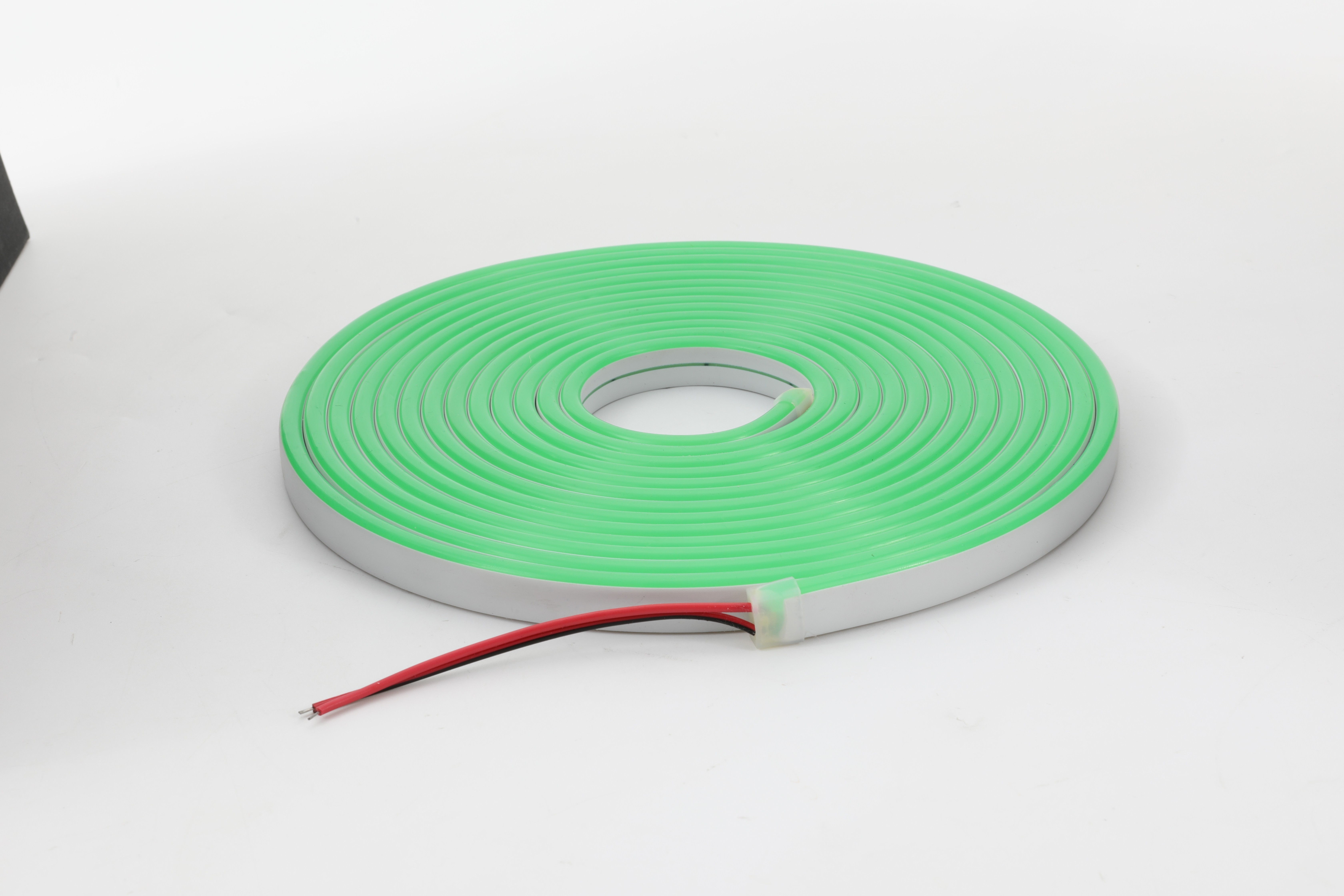 Green 6 X 12mm IP65 DC 12V Flex Single Neon Light 250-300LM