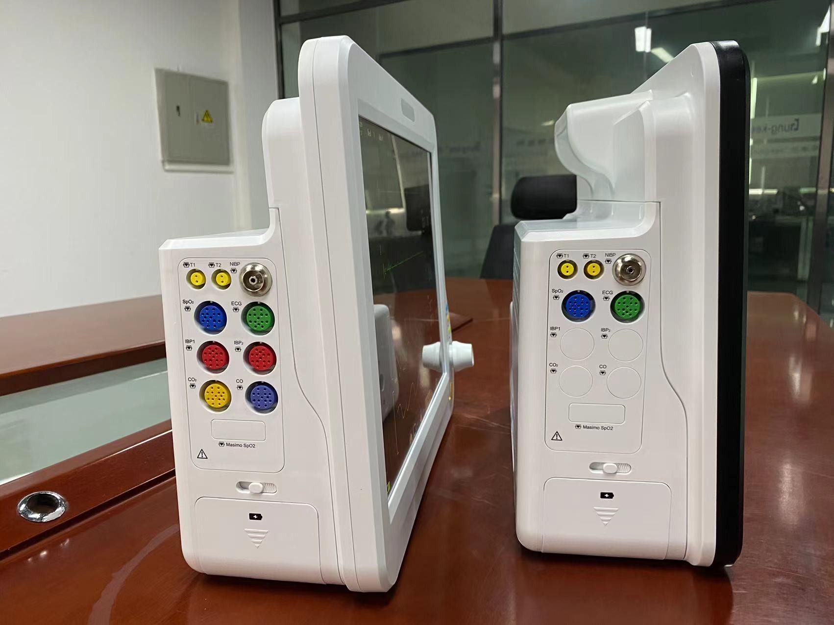 15" Multi Parameter Patient Monitor , Ambulance Heart Monitor With 2 Temp PR HR