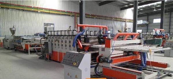 Quality Plastic Extruder Wood Plastic Composite Extrusion Line / WPC Decking Making Machine for sale