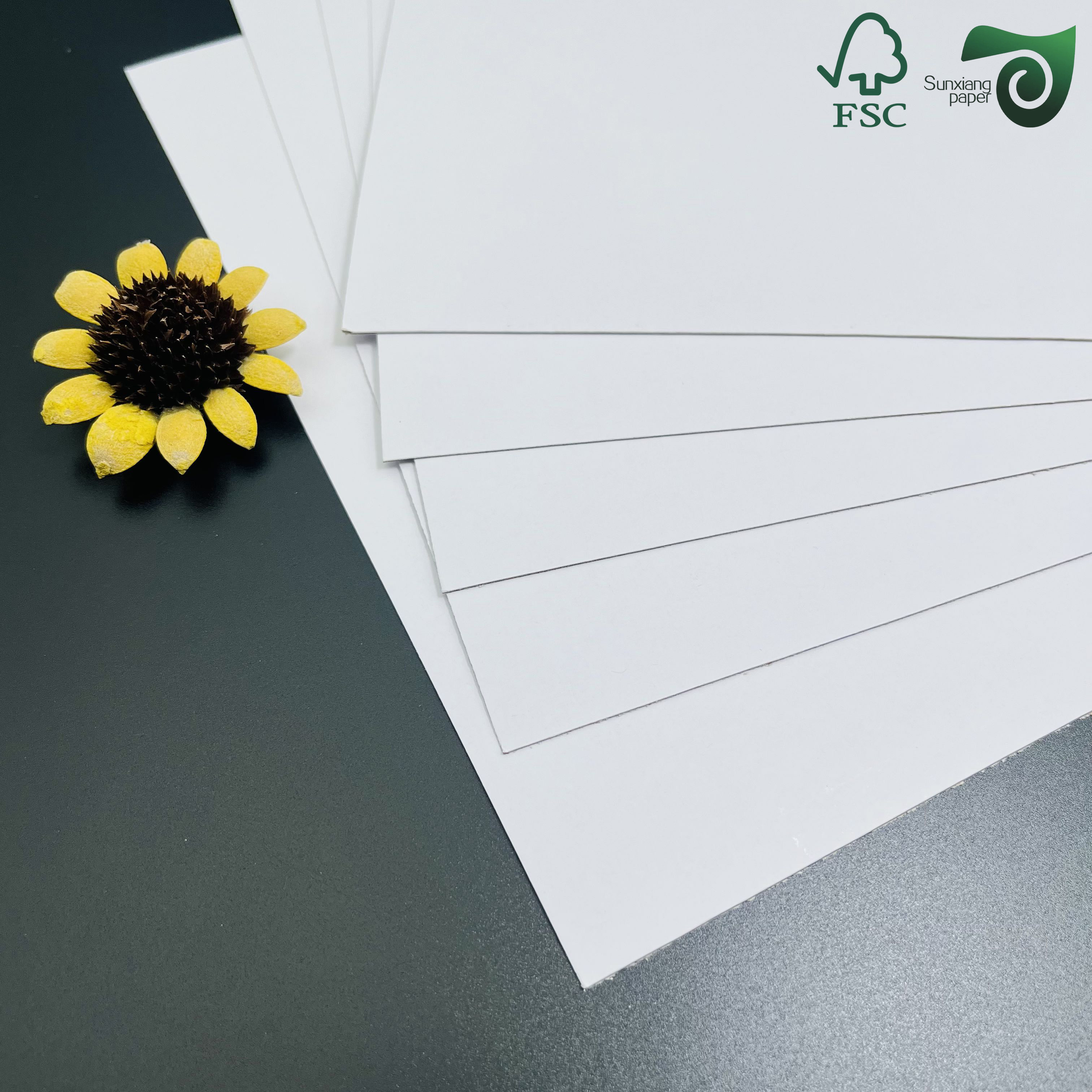 1mm 820g White Cardboard FSC With Grey Middle Layer 2 Layer Laminated Carton Board 31" 43"