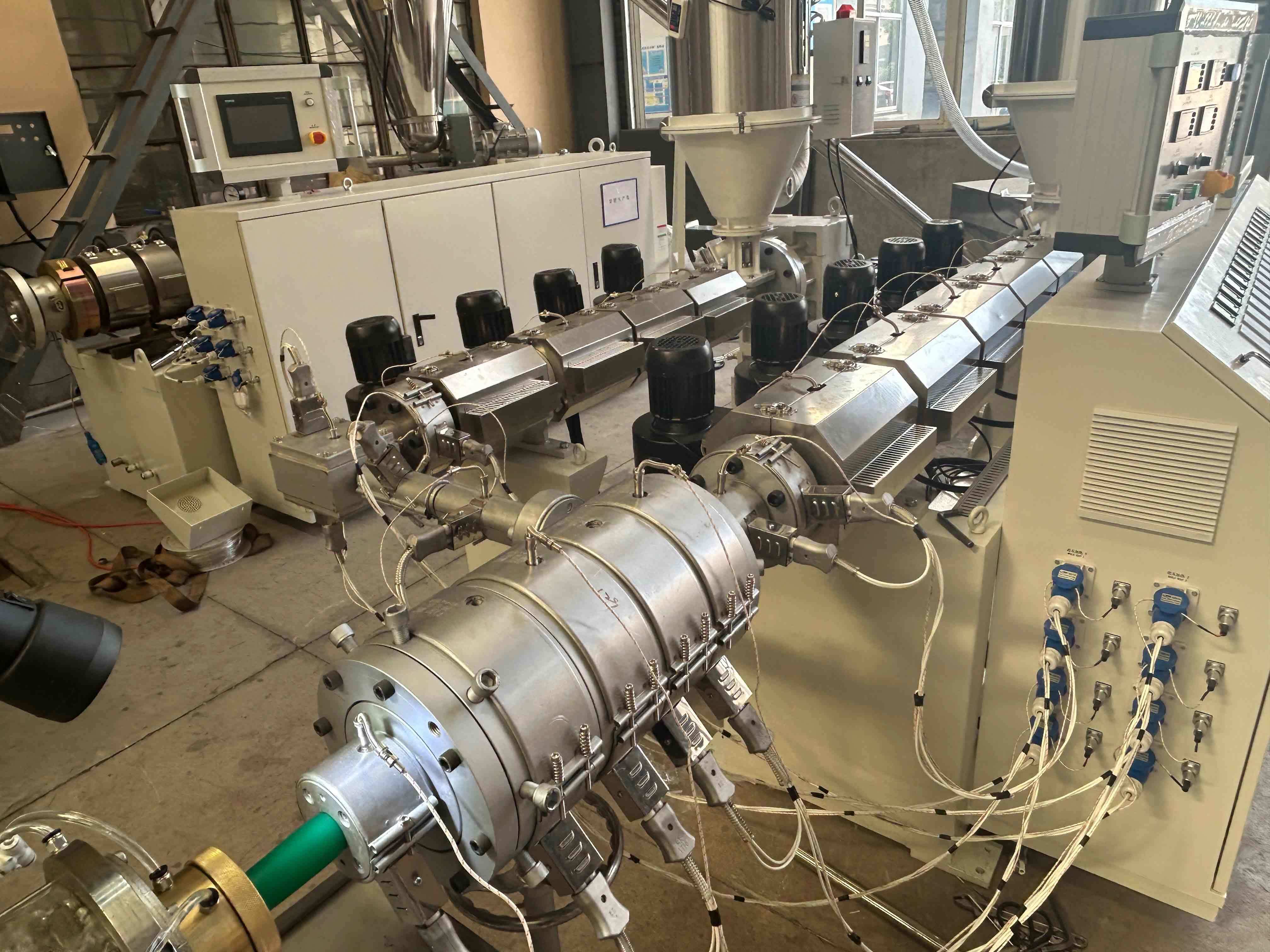 Plastic Pipe Making Manufacturing Machine Gas Pipe Extrusion Production Line PPR Water Pipe Extrusion Machine