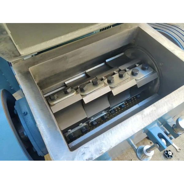 PET Bottle Plastic Crusher Machine PVC Pipes Crusher Recycling