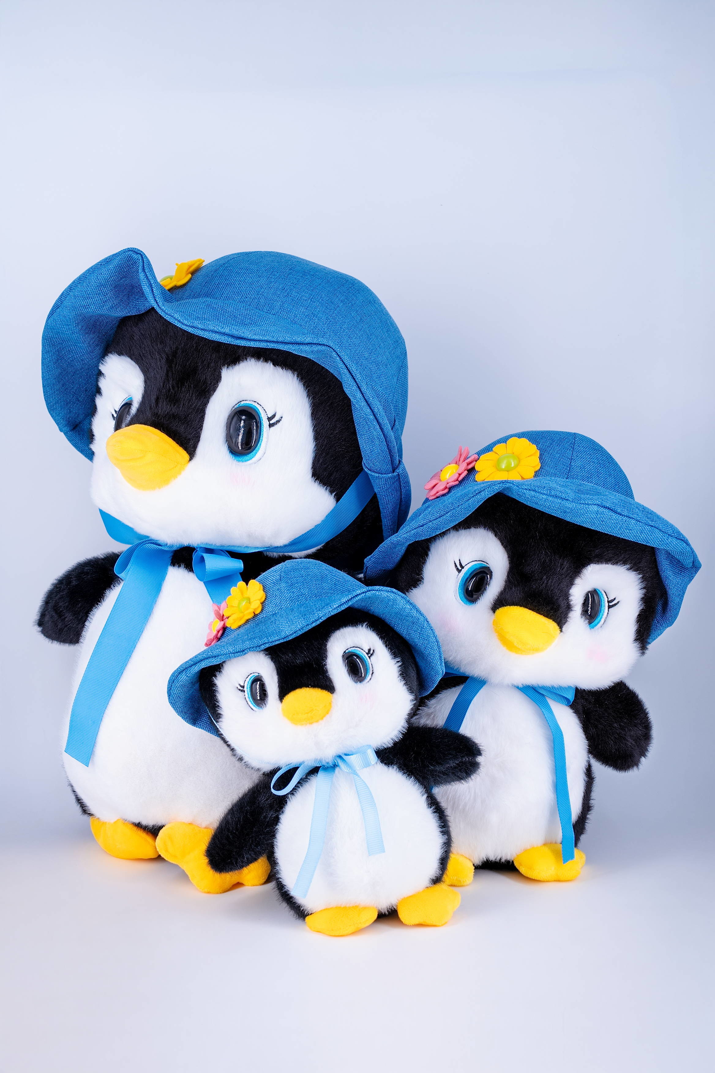 PP Cotton Kawaii Cartoon Soft Plush Toys Penguin Stuffed Animals With Flower Hat OEM