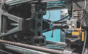 Servo Type Plastic Injection Molding Machine MZ400MD With Better Molding Stability