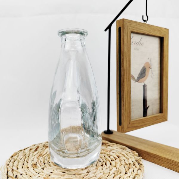 Simple and Elegant 750ML Glass Bottle for Brandy Made of Eco-friendly Glass Body