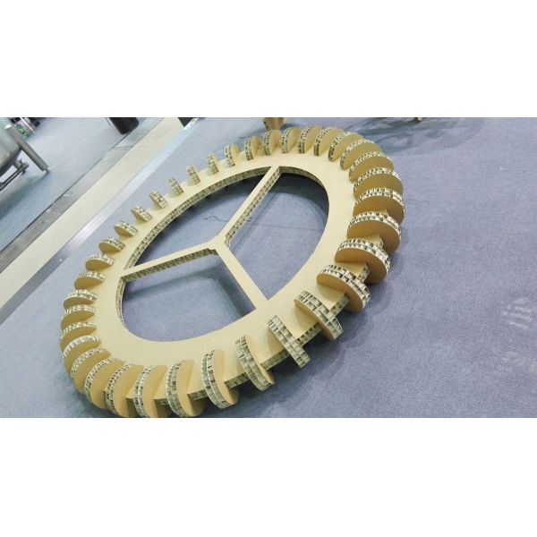 Section Material Frame Composite Cutting Machine Stronger Suction Capacity