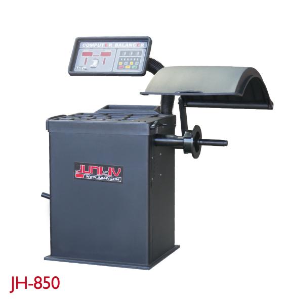 Quality Automatic Dynamic Wheel Balancing Machine With Max Rim Diameter 10”-24 for sale