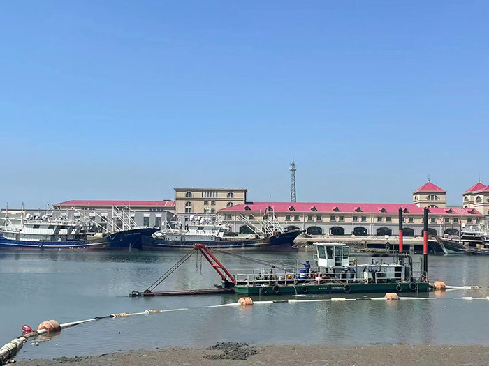 16kw Versatile Sand Mining Dredge With A Blue Color For Various Sand Extraction Needs