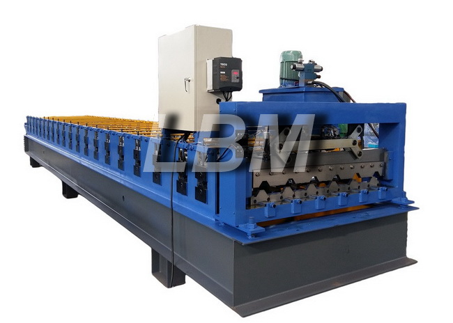 New YX25 - 210 - 840 type color steel tile roll forming machine 2018 new type roof sheet machine