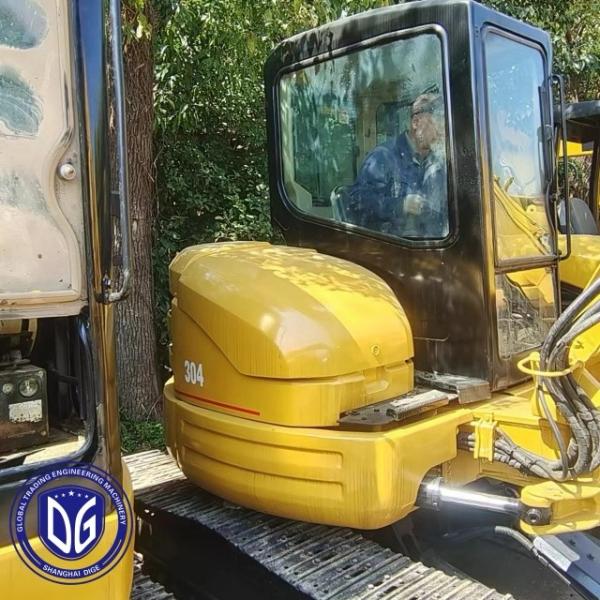 Quality 304C Used Caterpillar 4 Ton Excavator with Advanced operating control system for sale