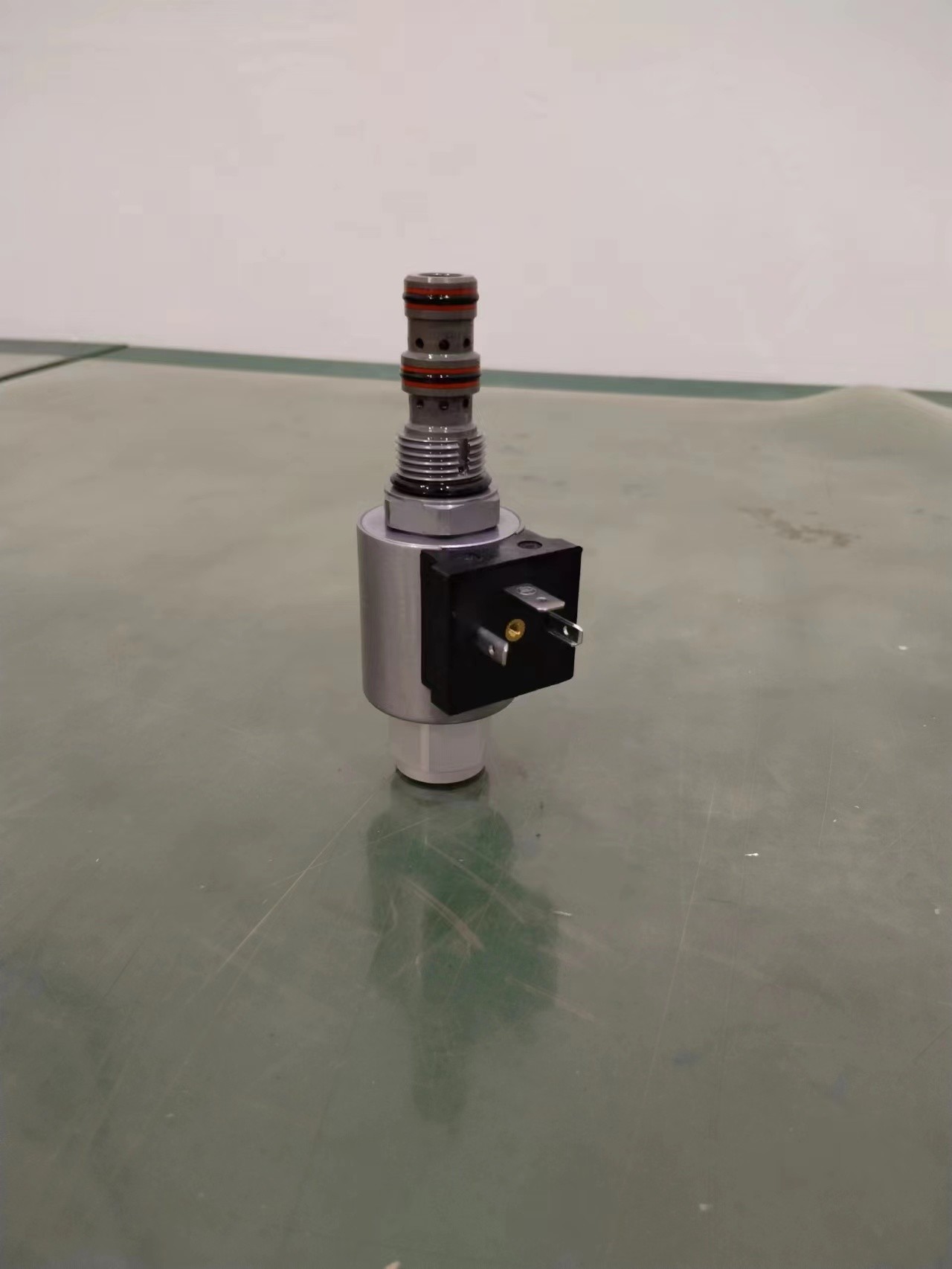 KPPCD04 13V / 12V Proportional Solenoid Valve Pressure Reducing With Amounted Hole