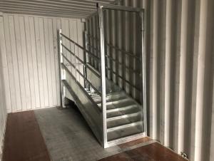 Portable sheep cattle loading ramp livestock ramp
