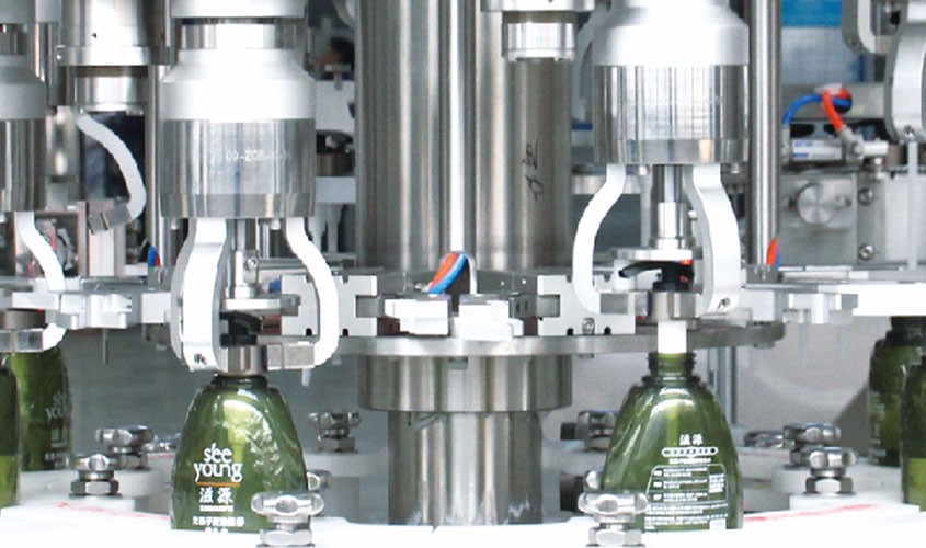 Professional shampoo moisturizing spray capping machine with high quality