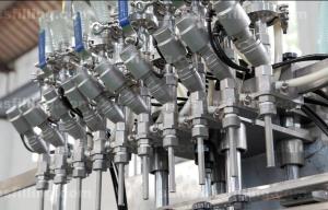 Linear Automatic 2300BPH 1000mL Motor Oil Filling Machine hign speed