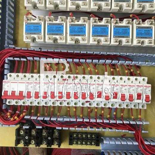 500BPH Semi Auto Blow Molding Machine 180mm Wide Neck 2 Cavity For PET Bottle