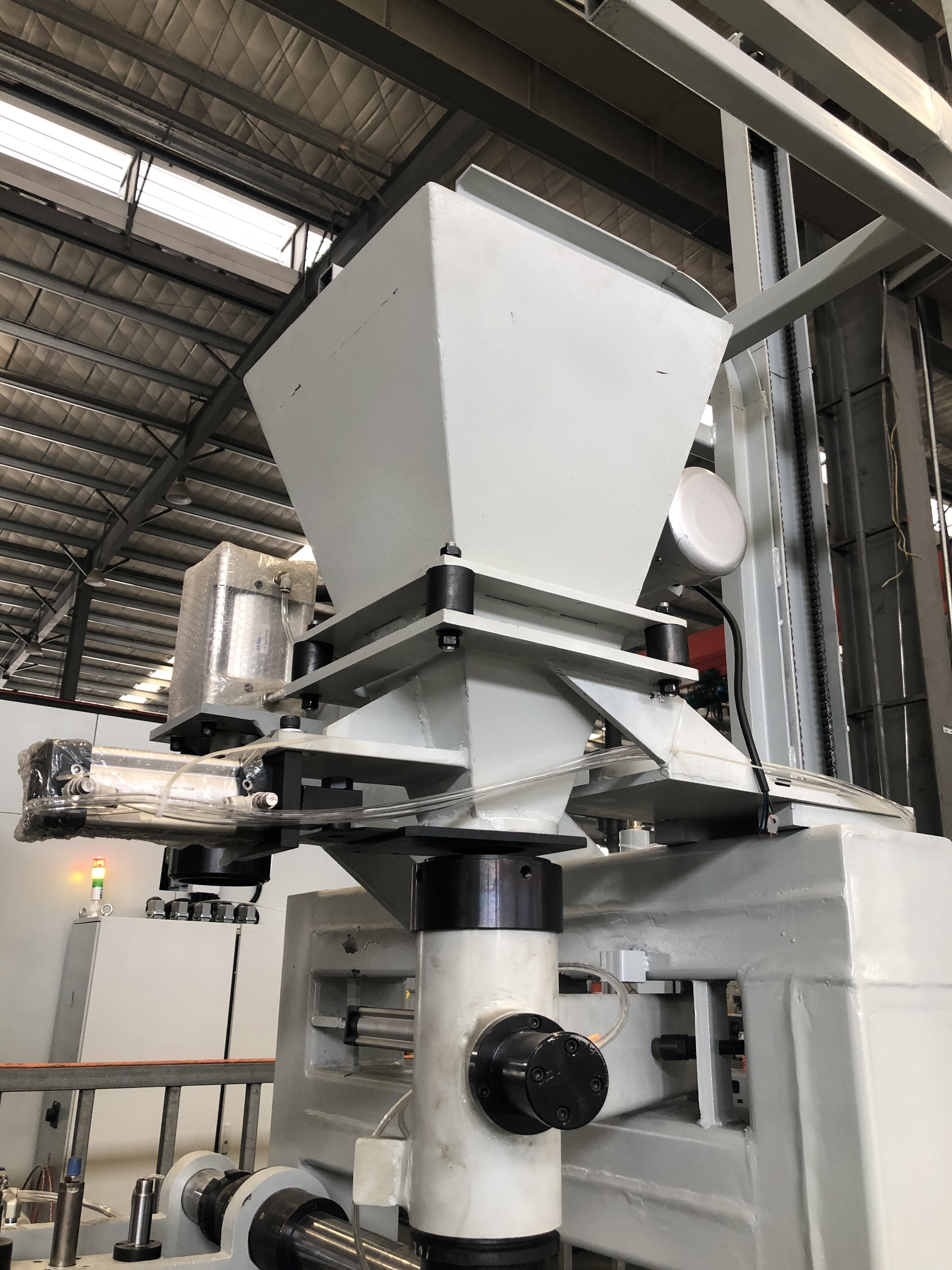 Sand Core Shooter Machine Core Making Machine With Automatic Blow Head Sand Loading