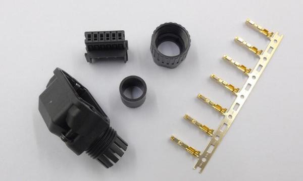 Quality J17S-06FMH-7KL-1M-CF PA66 Servo Motor Connectors With Spring Stell for sale