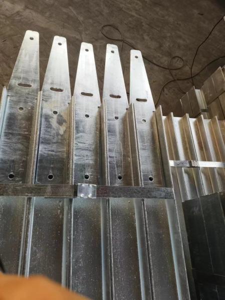 Quality 10mm Railway Sleeper Galvanised Bracket Customized For Fencing for sale