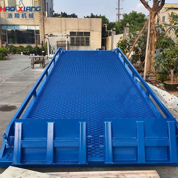 Quality Custom 4-Meter Inclined Ramp For Efficient Loading At Distribution Centers for sale