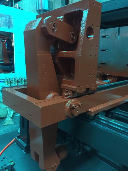 Quality Customized extrusion blow molding machine single station with IML system for sale