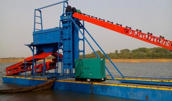 Quality Wheel Bucket 80M3/Hour Gold Mining Dredger Machine 12M for sale
