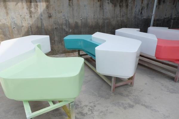 Quality Hotel mall deco  square shape multi-color  fiberglass chair statue as functional furniture for sale