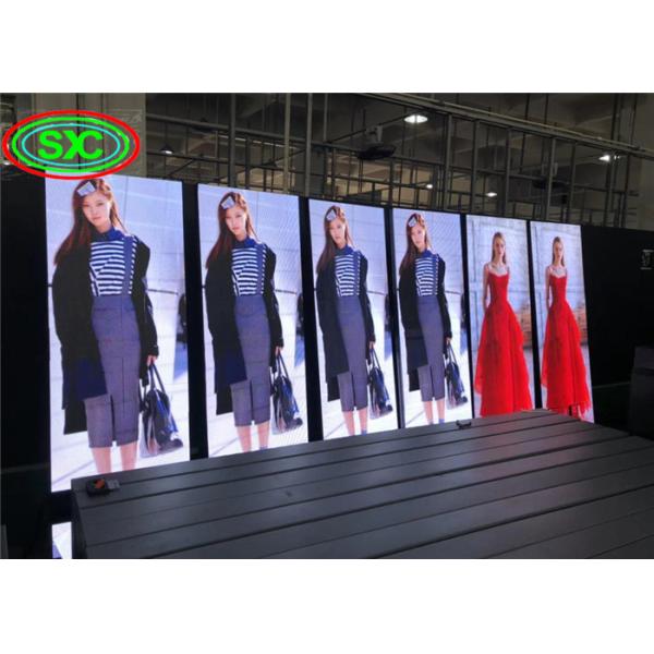 SMD2121 1200cd/sqm P2.5 Led Poster Screen 3G 4G System easy move and installation