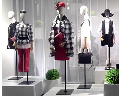Quality Clothing Shop Window Display Equipment / Retail Display Props For Window Display for sale