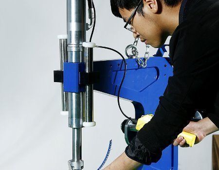C frame self riveting machinery rivet equipment