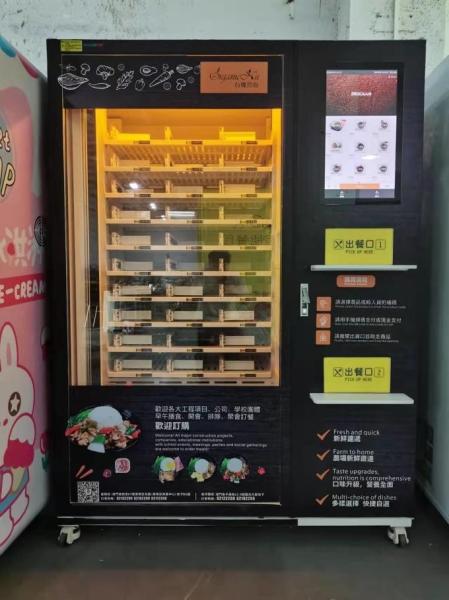 Quality Mobile Light Meal Fast Food Vending Machine Convenient With Customized Sticker for sale